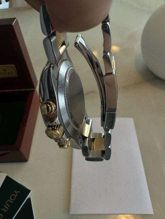 コスモグラフデイトナ116523（高級時計）の商品画像 - 査定依頼日：2025年5月23日 - 最高査定価格：2,400,000円