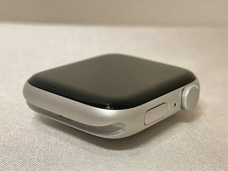 Apple Watch SE 第2世代 GPSモデル 44mm MRW03J/A（家電）の商品画像 - 査定依頼日：2023年12月10日 - 最高査定価格：20,000円