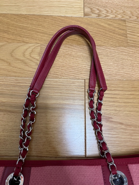 ドーヴィル（ブランドバッグ）の商品画像 - 査定依頼日：2026年3月4日 - 最高査定価格：200,000円