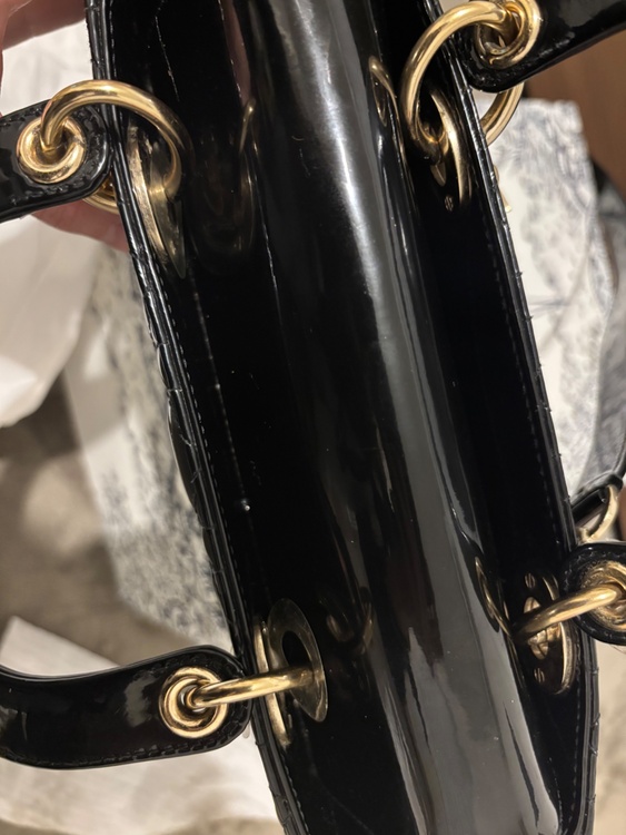 レディーディオールミディアム（ブランドバッグ）の商品画像 - 査定依頼日：2026年4月3日 - 最高査定価格：200,000円