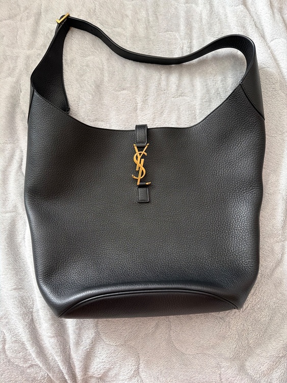 イブサンローラン  （ブランドバッグ）の商品画像 - 査定依頼日：2026年2月28日 - 最高査定価格：240,000円