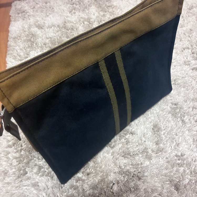 クラッチバッグ（ブランドバッグ）の商品画像 - 査定依頼日：2026年2月2日 - 最高査定価格：20,000円