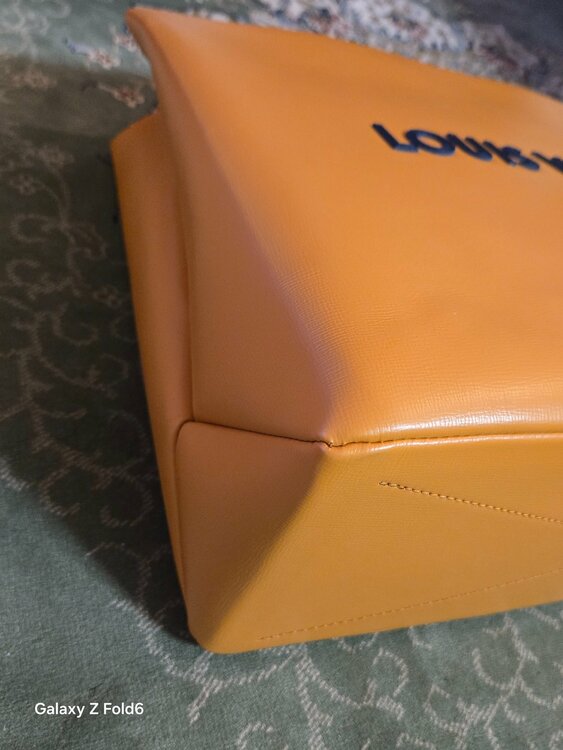 Lv Shopper tote bag MM（ブランドバッグ）の商品画像 - 査定依頼日：2026年5月18日 - 最高査定価格：400,000円