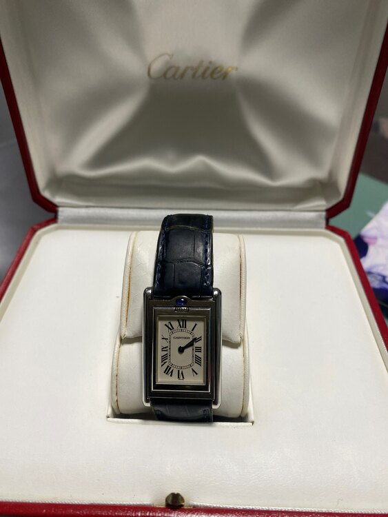 カルティエ タンク 240540370C（高級時計）の商品画像 - 査定依頼日：2024年12月29日 - 最高査定価格：1,000,000円