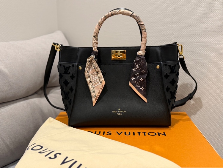 オンマイサイド MM（ブランドバッグ）の商品画像 - 査定依頼日：2026年2月22日 - 最高査定価格：255,000円