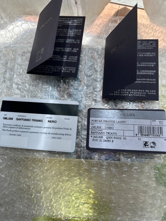 サフィアーノレザー　長財布（古着・ファッション）の商品画像 - 査定依頼日：2025年7月26日 - 最高査定価格：20,000円