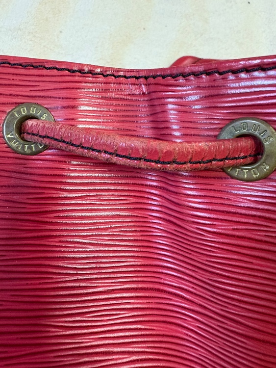 ルイヴィトン エピ （ブランドバッグ）の商品画像 - 査定依頼日：2026年1月16日 - 最高査定価格：100,000円