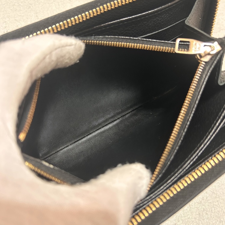 アンプラント　ジッピーウォレット　長財布　黒（ブランド財布・小物）の商品画像 - 査定依頼日：2026年2月1日 - 最高査定価格：30,000円