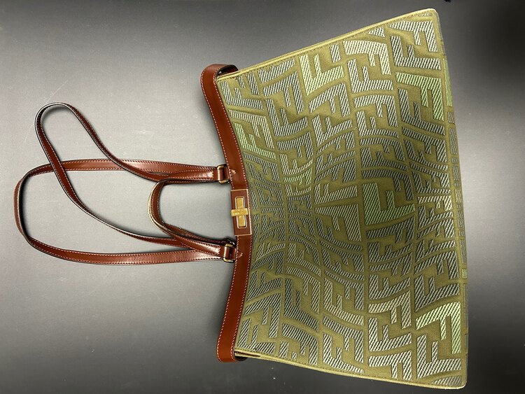 トートバッグ（ブランドバッグ）の商品画像 - 査定依頼日：2025年4月30日 - 最高査定価格：25,000円