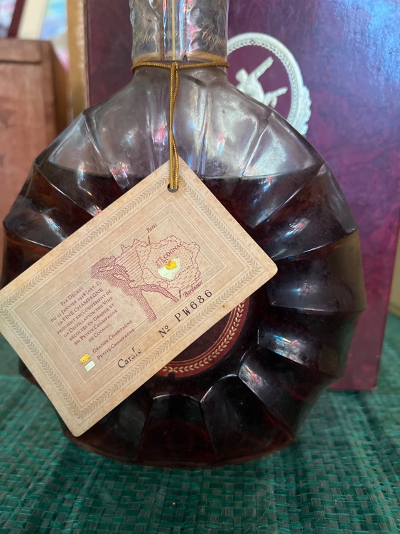 レミーマルタンXO special（お酒）の商品画像 - 査定依頼日：2025年8月21日 - 最高査定価格：8,000円