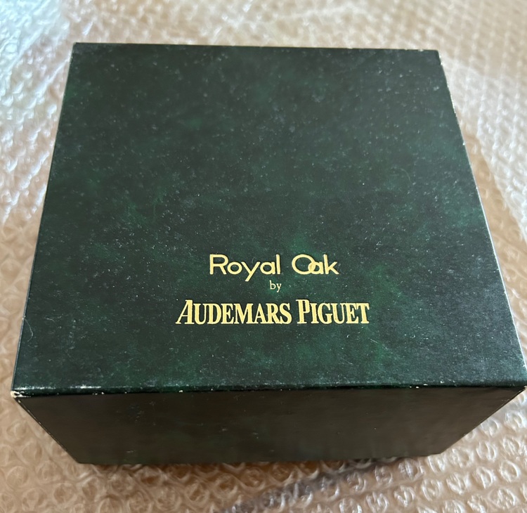 オーデマピゲ ロイヤルオーク （高級時計）の商品画像 - 査定依頼日：2025年8月19日 - 最高査定価格：2,000,000円
