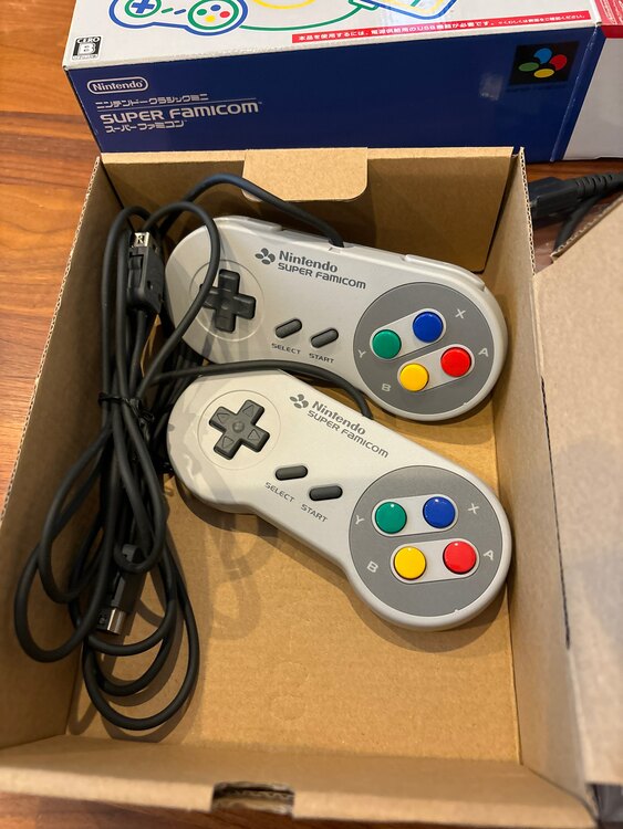 ニンテンドークラシックミニ　スーパーファミコン（ゲーム機本体・ゲームソフト）の商品画像 - 査定依頼日：2025年3月29日 - 最高査定価格：4,000円