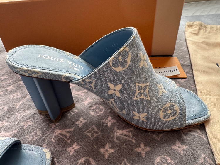 サンダル（古着・ファッション）の商品画像 - 査定依頼日：2025年9月27日 - 最高査定価格：20,000円