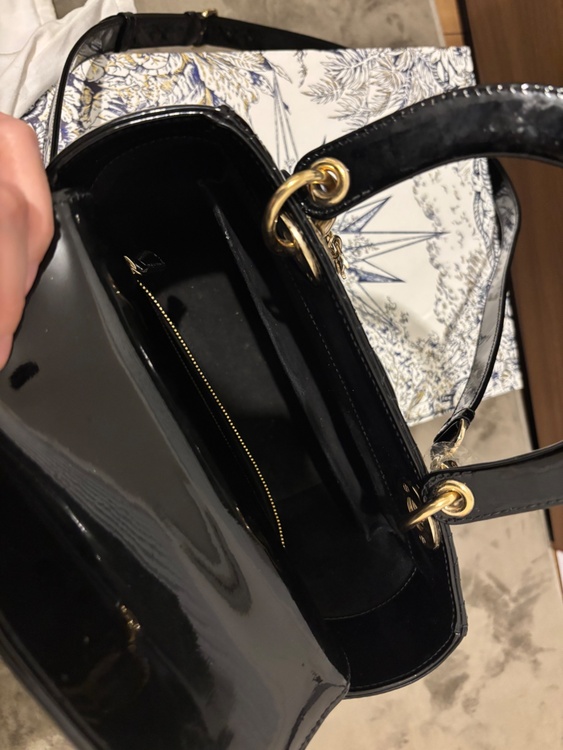 レディーディオールミディアム（ブランドバッグ）の商品画像 - 査定依頼日：2026年4月3日 - 最高査定価格：200,000円