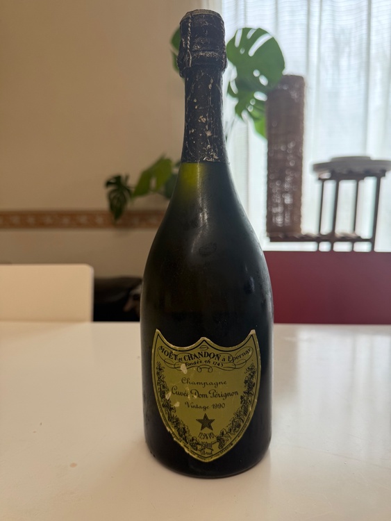 シャンパン ドン・ペリニヨン（お酒）の商品画像 - 査定依頼日：2026年8月11日 - 最高査定価格：30,000円