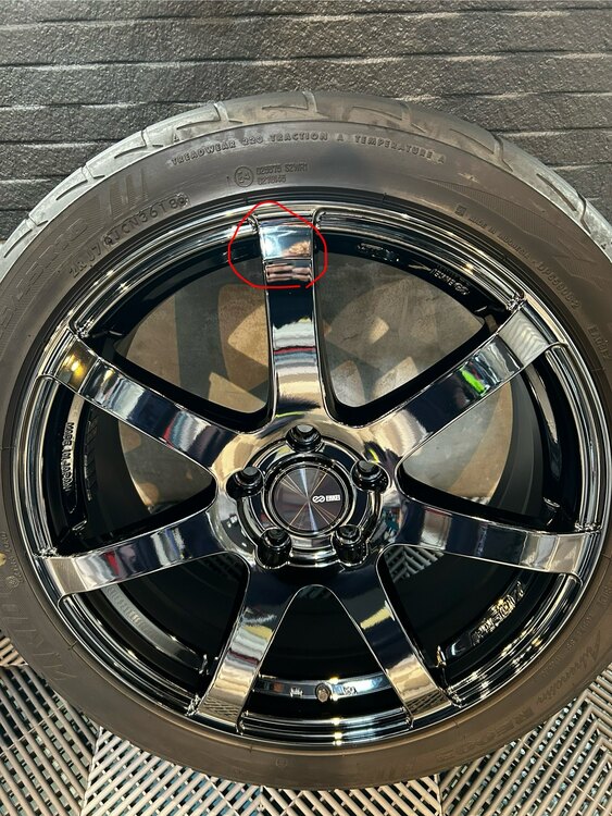 ENKEI PF07 SBK（カー用品）の商品画像 - 査定依頼日：2025年3月28日 - 最高査定価格：12,000円