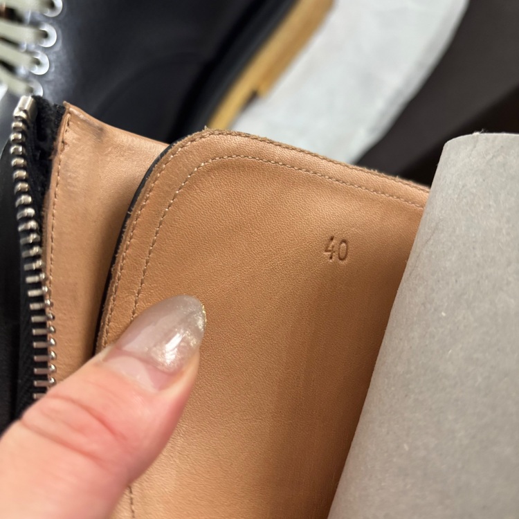 ボッテガ・ヴェネタ  （ブランドバッグ）の商品画像 - 査定依頼日：2025年9月11日 - 最高査定価格：36,000円