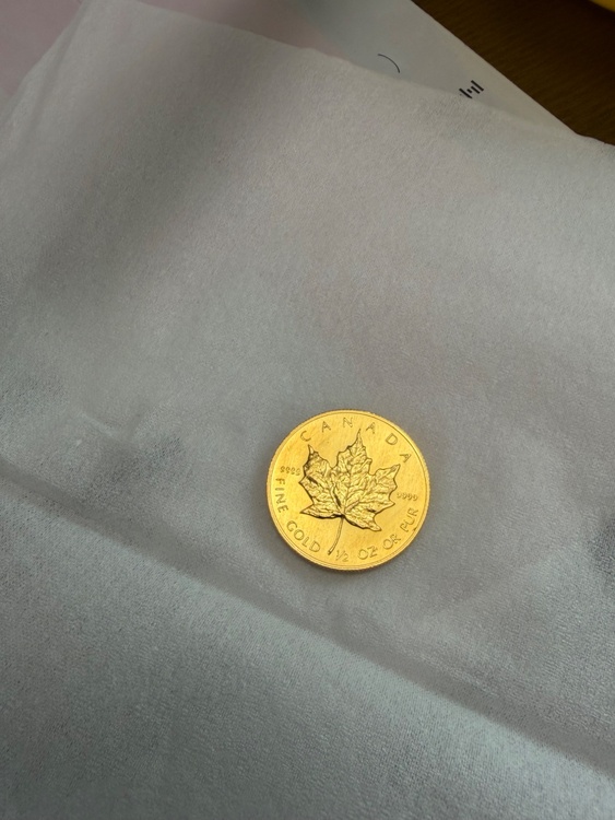 メープルコイン　1/2（金・貴金属）の商品画像 - 査定依頼日：2026年1月20日 - 最高査定価格：400,000円