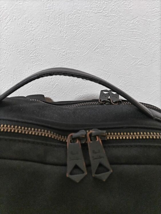 ビジネスリュック（古着・ファッション）の商品画像 - 査定依頼日：2025年8月26日 - 最高査定価格：2,000円