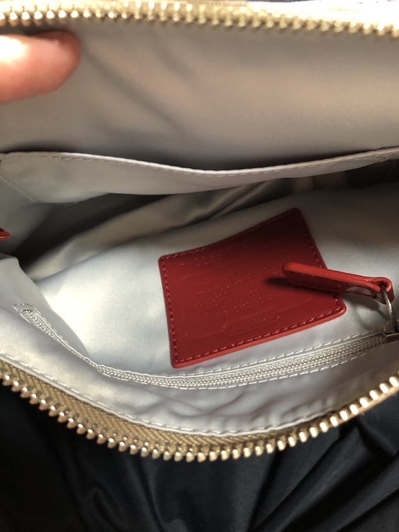 H1280-F20044（ブランドバッグ）の商品画像 - 査定依頼日：2021年8月9日 - 最高査定価格：6,000円