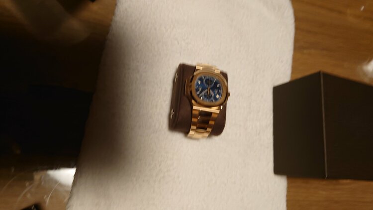 パテックフィリップ ノーチラス ５９９０−１Ｒ001（高級時計）の商品画像 - 査定依頼日：2026年1月22日 - 最高査定価格：42,000,000円