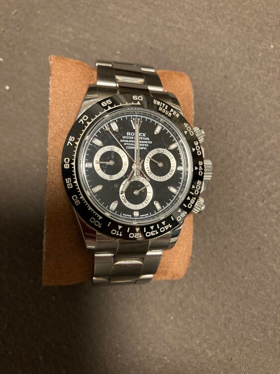 ロレックス デイトナ 116500Lm（高級時計）の商品画像 - 査定依頼日：2024年11月13日 - 最高査定価格：3,700,000円