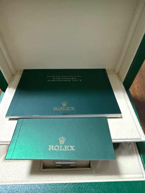 ロレックス サブマリーナー 126610Lv（高級時計）の商品画像 - 査定依頼日：2025年6月17日 - 最高査定価格：2,100,000円