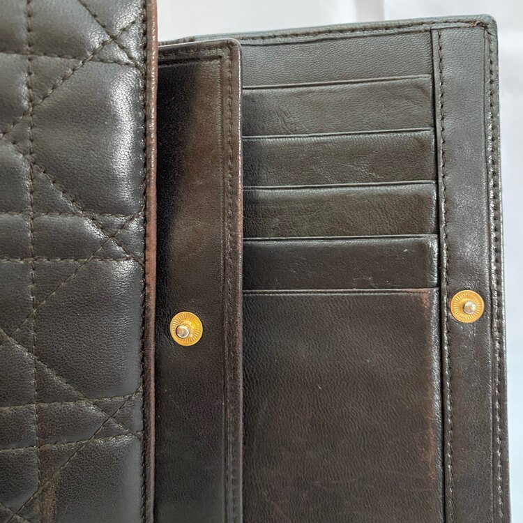 不明（ブランド財布・小物）の商品画像 - 査定依頼日：2025年4月30日 - 最高査定価格：15,000円