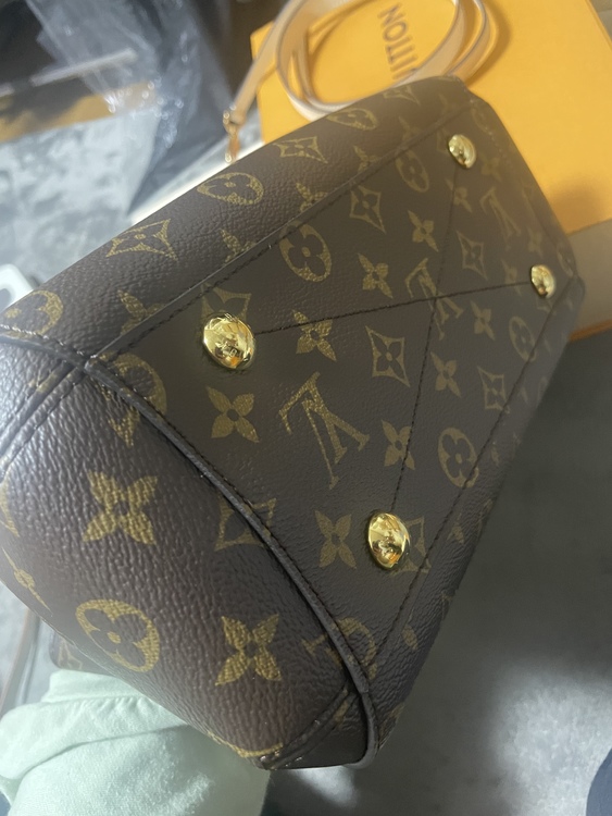 モンテーニュBB（ブランドバッグ）の商品画像 - 査定依頼日：2022年5月22日 - 最高査定価格：240,000円