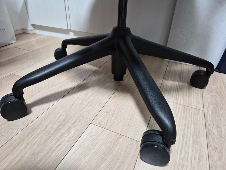 ハーマンミラー セイルチェア（家具・寝具）の商品画像 - 査定依頼日：2026年1月12日 - 最高査定価格：15,500円