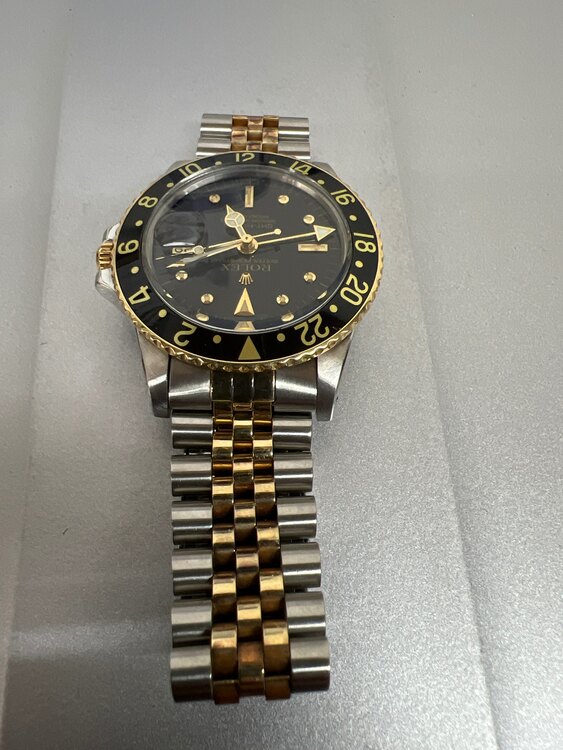 GMTマスター　1675（高級時計）の商品画像 - 査定依頼日：2025年3月31日 - 最高査定価格：2,000,000円