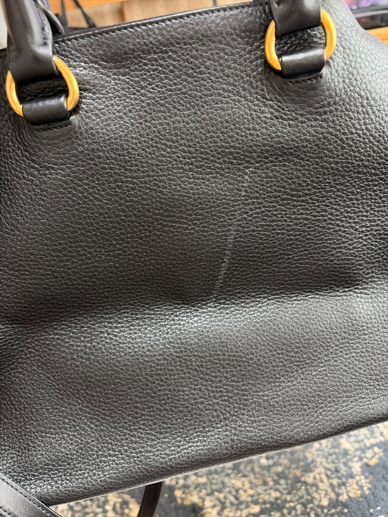 プラダ  （ブランドバッグ）の商品画像 - 査定依頼日：2026年2月10日 - 最高査定価格：80,000円