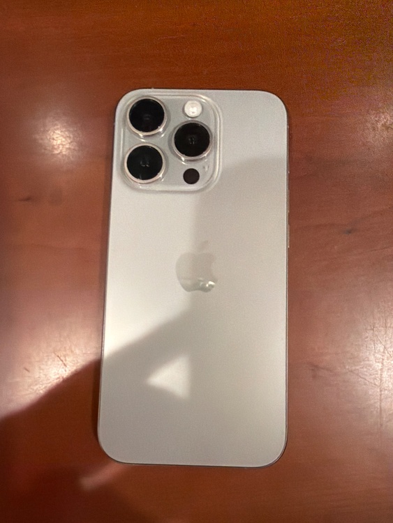 iPhone iPhone 15 Pro 128GB docomo（スマホ）の商品画像 - 査定依頼日：2026年9月7日 - 最高査定価格：74,000円