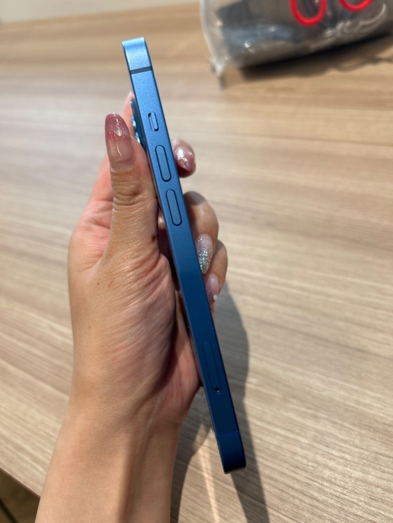 iPhone 13 128GB SIMフリー（スマホ）の商品画像 - 査定依頼日：2025年6月19日 - 最高査定価格：40,000円