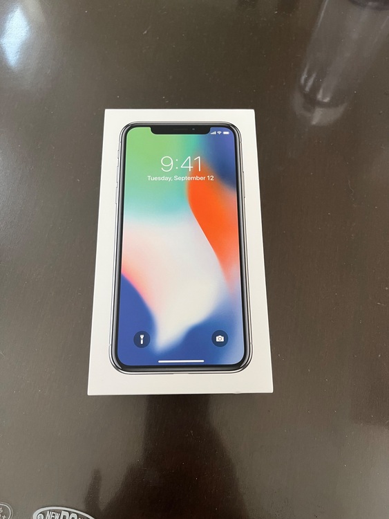 iPhoneX 64G シルバー　SIMフリー（スマホ）の商品画像 - 査定依頼日：2025年11月2日 - 最高査定価格：16,000円