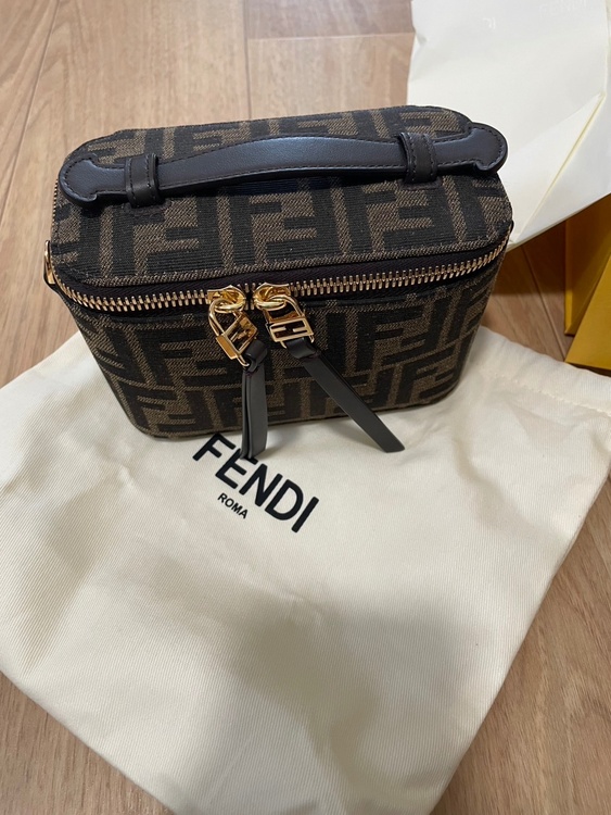 フェンディ（ブランドバッグ）の商品画像 - 査定依頼日：2026年9月16日 - 最高査定価格：140,000円