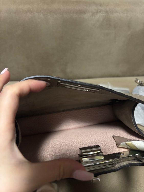 フェンディ  （ブランドバッグ）の商品画像 - 査定依頼日：2025年11月19日 - 最高査定価格：250,000円