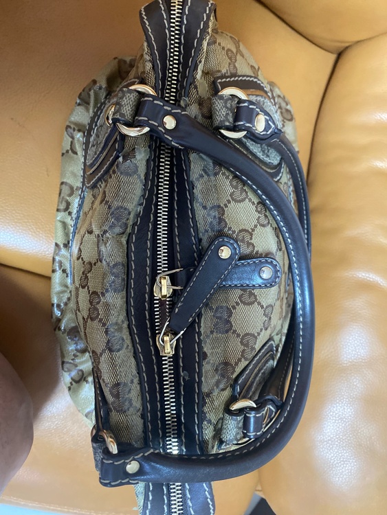 GUCCI（ブランドバッグ）の商品画像 - 査定依頼日：2026年4月21日 - 最高査定価格：30,000円