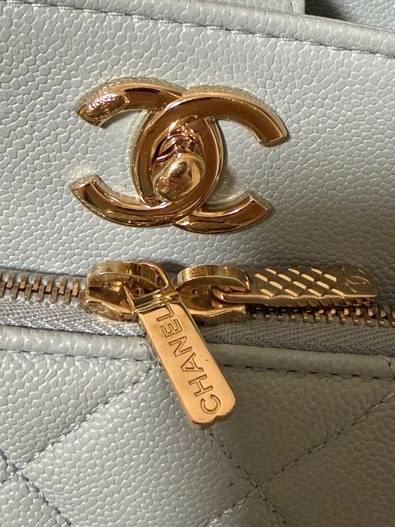 ビジネスアフィニティトート（ブランドバッグ）の商品画像 - 査定依頼日：2025年12月26日 - 最高査定価格：400,000円