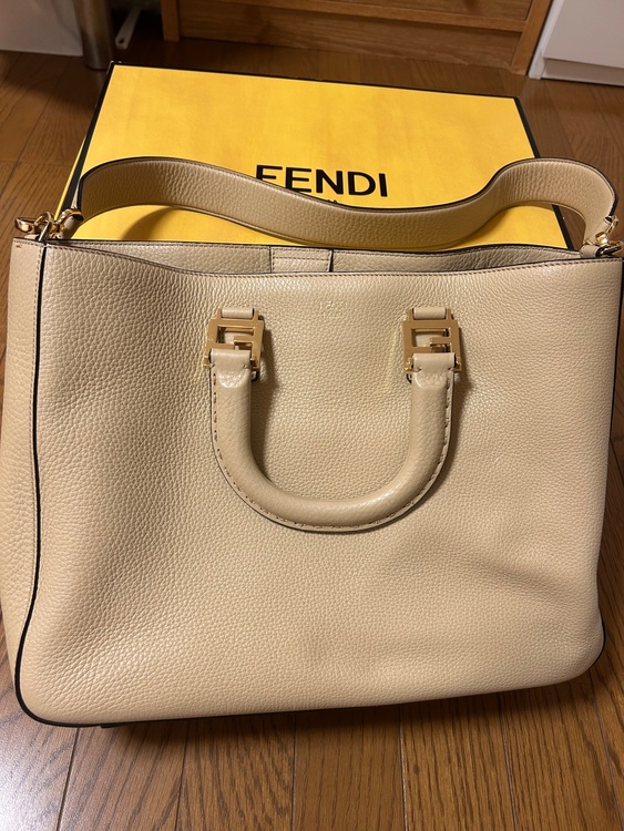 フェンディ（ブランドバッグ）の商品画像 - 査定依頼日：2026年9月1日 - 最高査定価格：45,000円