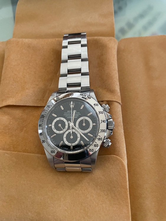 ロレックス デイトナ 1652（高級時計）の商品画像 - 査定依頼日：2025年8月27日 - 最高査定価格：4,000,000円