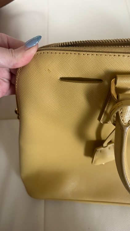 プラダ　トートバッグ　イエロー（ブランドバッグ）の商品画像 - 査定依頼日：2025年8月21日 - 最高査定価格：61,000円