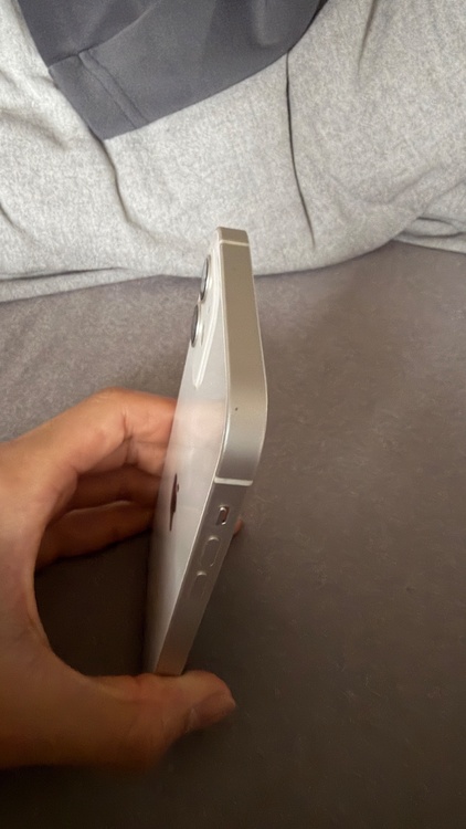 iPhone 12 128GB SIMフリー（スマホ）の商品画像 - 査定依頼日：2026年4月6日 - 最高査定価格：27,000円