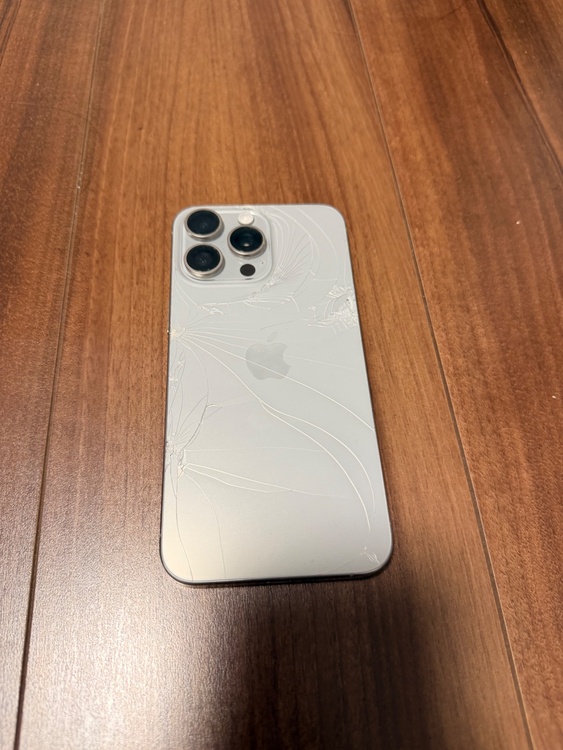 iPhone 15 Pro Max 256GB SIMフリー（スマホ）の商品画像 - 査定依頼日：2026年4月14日 - 最高査定価格：97,000円