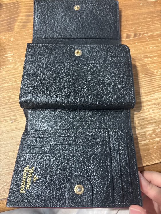 ヴィヴィアンウエストウッド（古着・ファッション）の商品画像 - 査定依頼日：2026年7月12日 - 最高査定価格：3,000円