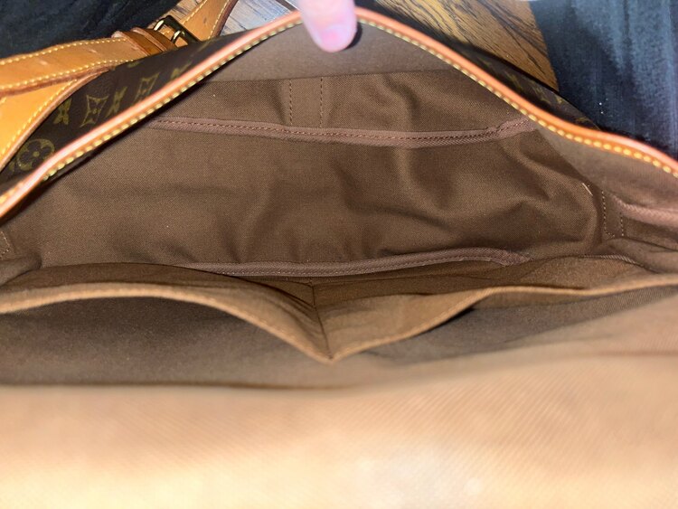 ルイヴィトン モノグラム ソミュール35（ブランドバッグ）の商品画像 - 査定依頼日：2025年4月14日 - 最高査定価格：70,000円