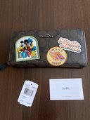 coachディズニーコラボ長財布（ブランド財布・小物）の商品画像 - 査定依頼日：2023年1月20日 - 最高査定価格：2,500円