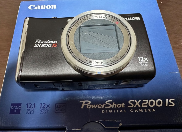 Canon PowerShot SX200 IS（カメラ）の商品画像 - 査定依頼日：2026年3月6日 - 最高査定価格：10,000円