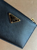 1mc086 PRADAカードケース（ブランド財布・小物）の商品画像 - 査定依頼日：2026年10月4日 - 最高査定価格：14,000円