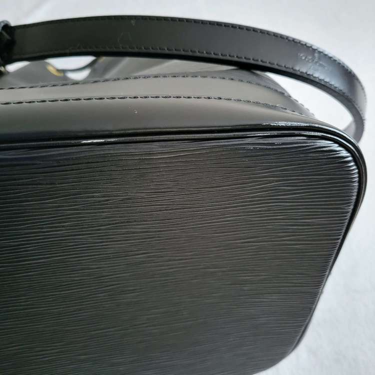 エピノエ　ショルダー（ブランドバッグ）の商品画像 - 査定依頼日：2022年8月25日 - 最高査定価格：35,000円